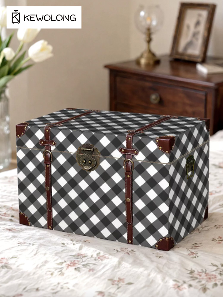 Vintage Plaid Print Wooden Sto - Retro Vintage Trunk Suitcase recension och pris